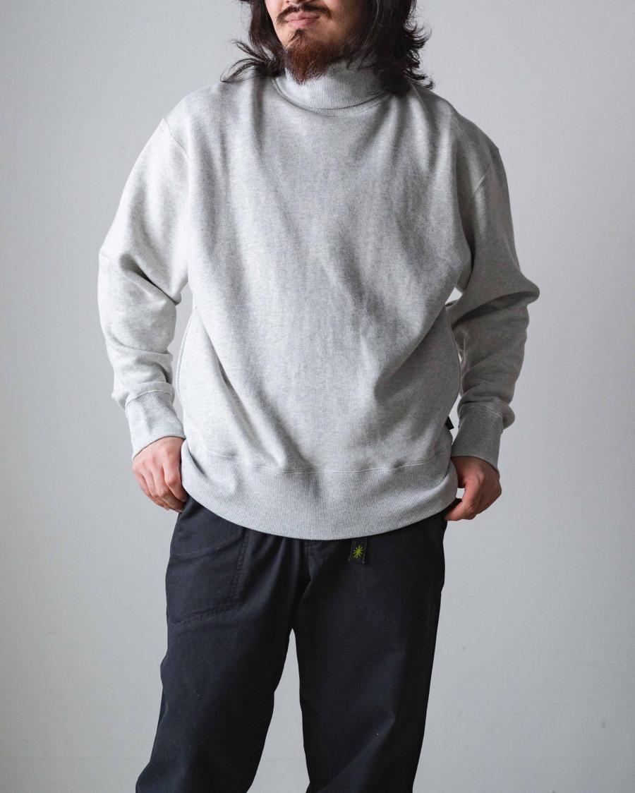TURTLE NECK SWEAT
