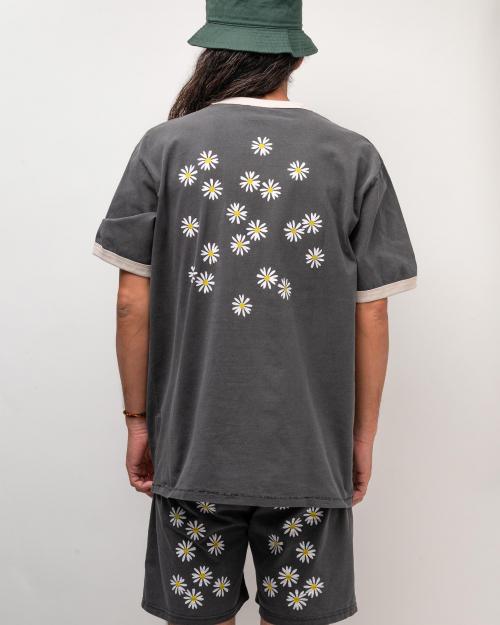 RINGER T-SHIRT