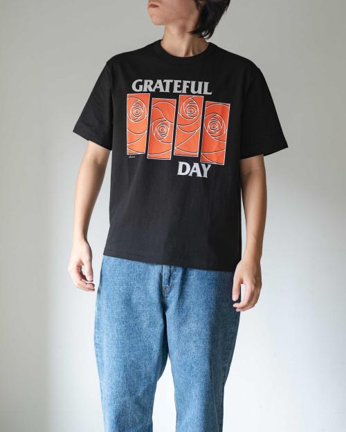 T-SHIRT -ROSE FLAG