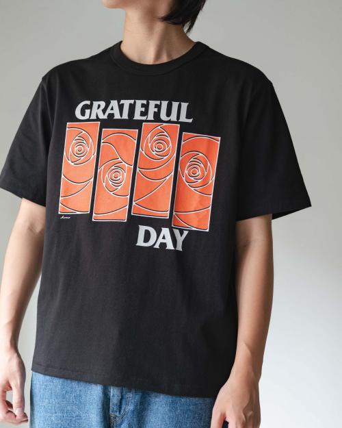 T-SHIRT -ROSE FLAG
