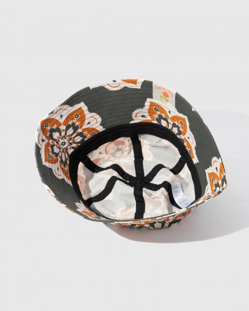 BUCKET HAT