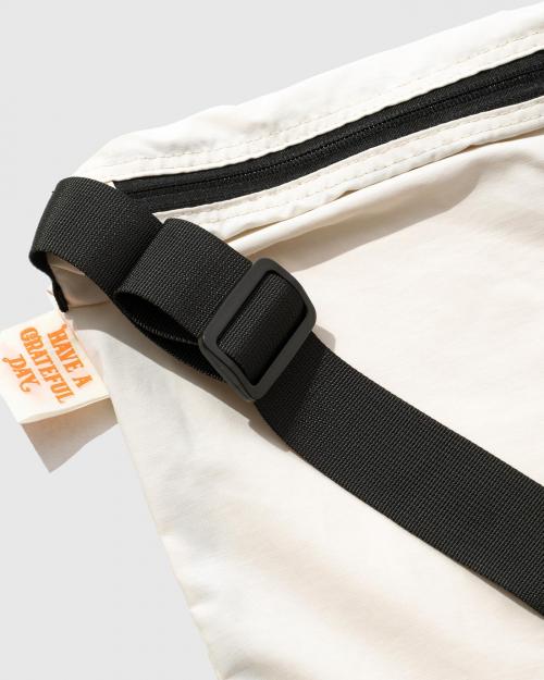 UNITE SHOULDER BAG