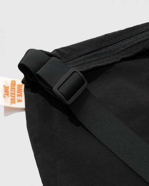 UNITE SHOULDER BAG