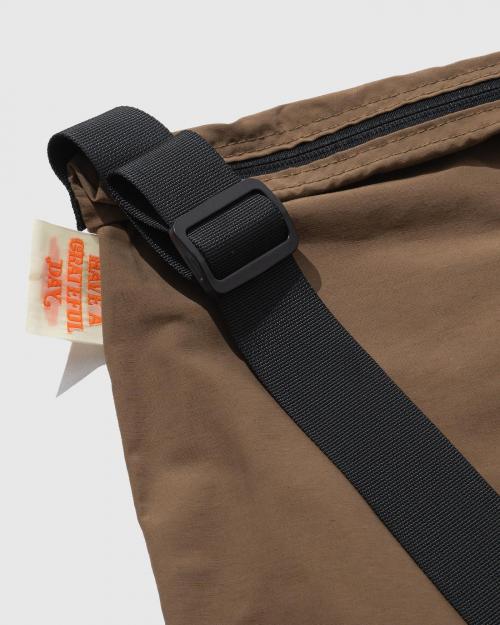 UNITE SHOULDER BAG