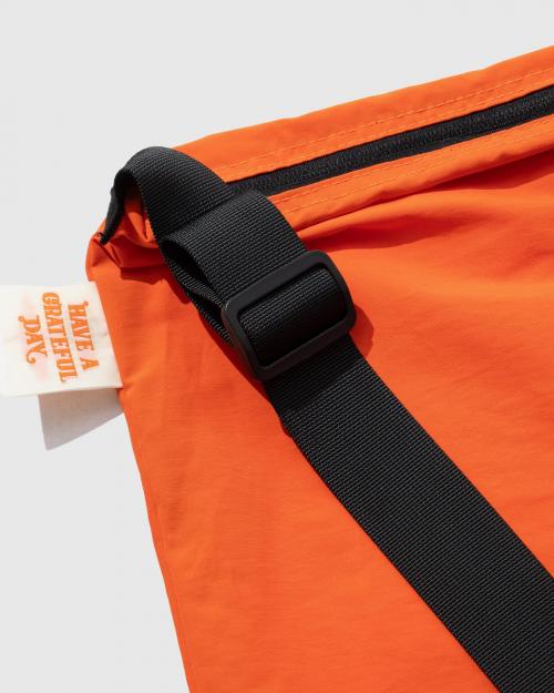 UNITE SHOULDER BAG