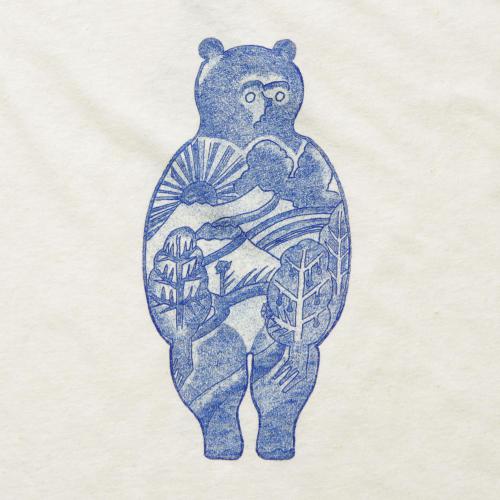 "Hello nature,Salmon vs Bear"<br>by BeBe　SHORT SLEEVE TEE