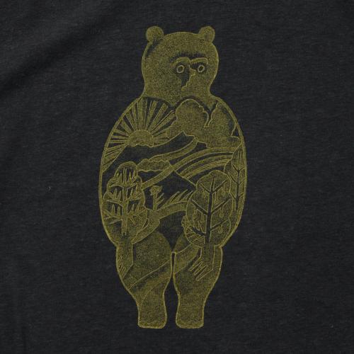 "Hello nature,Salmon vs Bear"<br>by BeBe　SHORT SLEEVE TEE