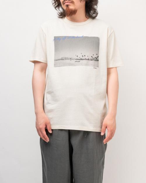 A day off at the beach BASIC S/SL TEE