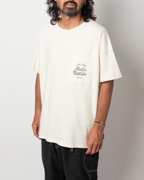 INTERTWINED NATURE WIDE POCKET TEE