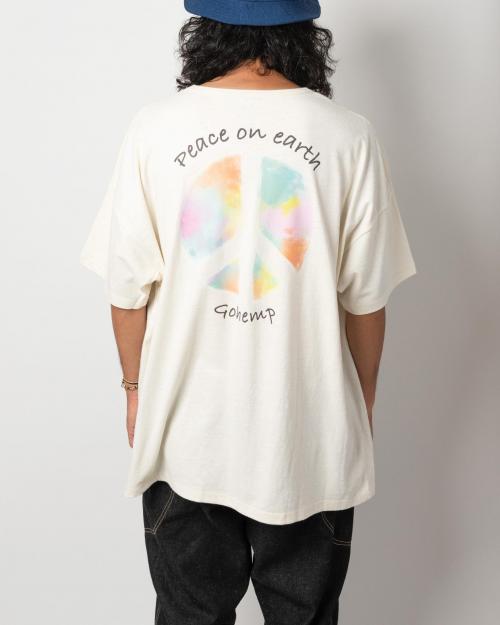 Peace on Earth WIDE POCKET TEE