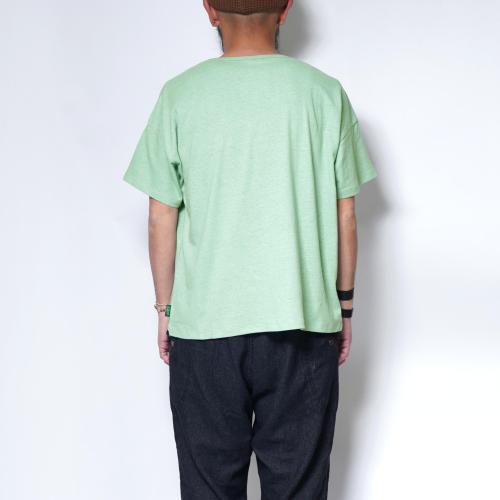 WIDE POCKET TEE