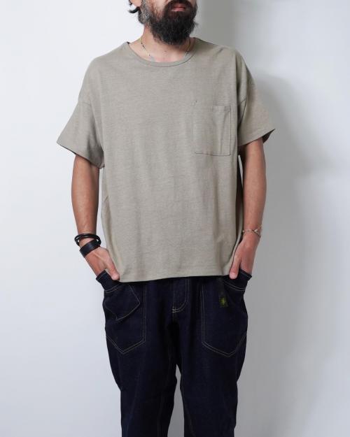 WIDE POCKET TEE