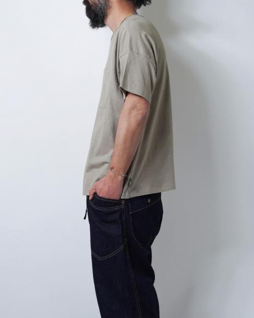 WIDE POCKET TEE