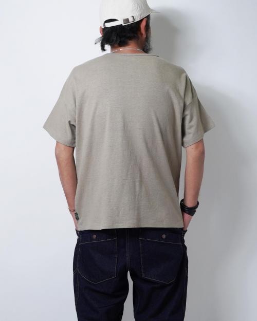 WIDE POCKET TEE