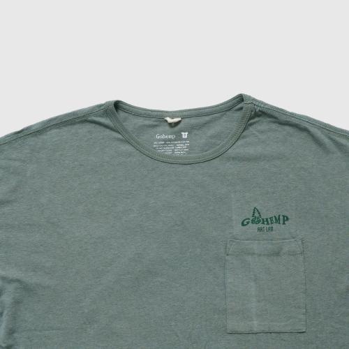 "MY FAVORITE GEAR" WIDE POCKET TEE