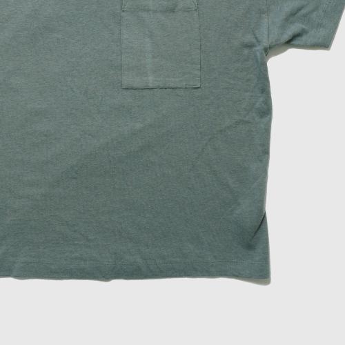 "MY FAVORITE GEAR" WIDE POCKET TEE