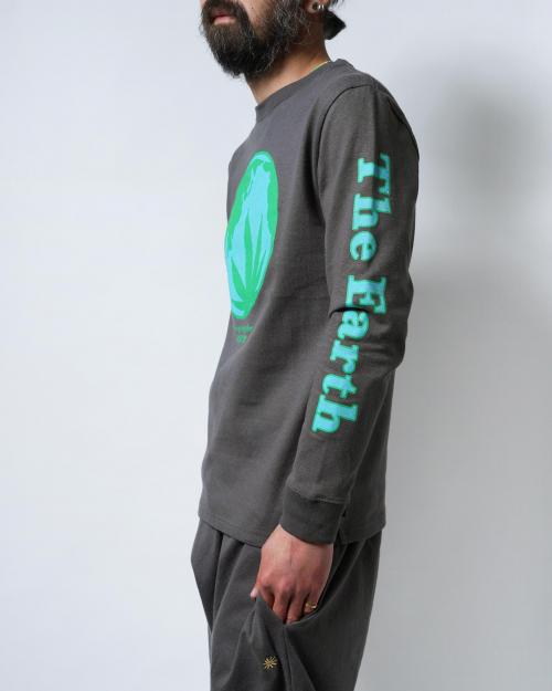 SAVES THE EARTH LONG SLEEVE TEE