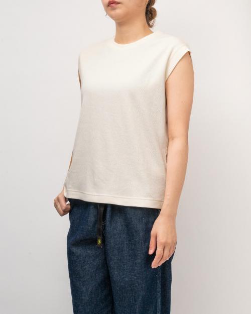NO SLEEVE SLIT TEE