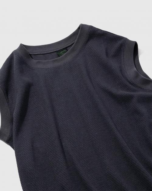 NO SLEEVE SLIT TEE