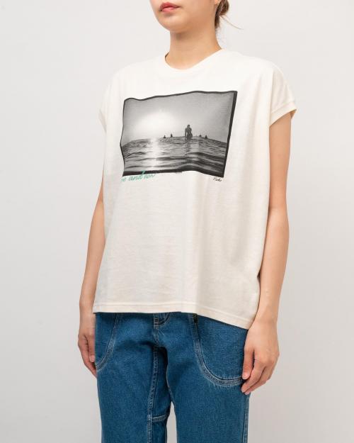 here and now HONEY SLEEVE-LES TEE