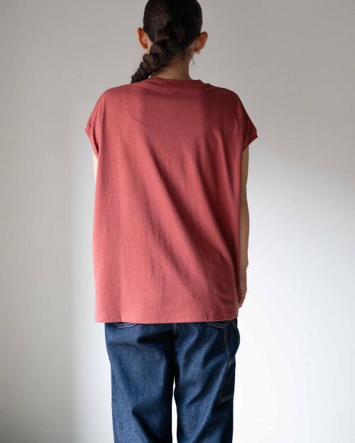 HONEY SLEEVE-LES TEE
