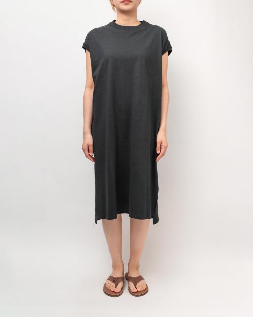 HONEY SLEEVE-LES ONE PIECE