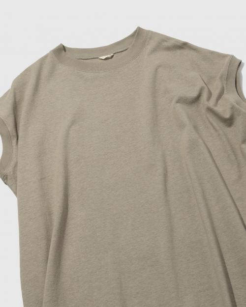 HONEY SLEEVE-LES ONE PIECE