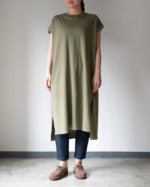 HONEY SLEEVE-LES ONE PIECE