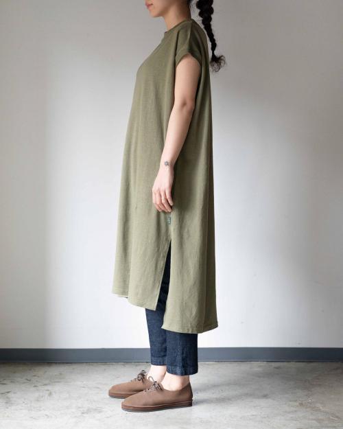 HONEY SLEEVE-LES ONE PIECE