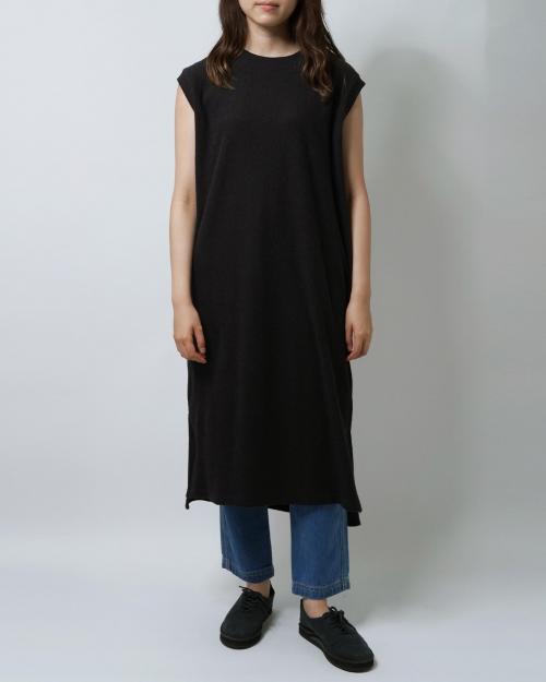 NO SLEEVE SLIT ONE PIECE