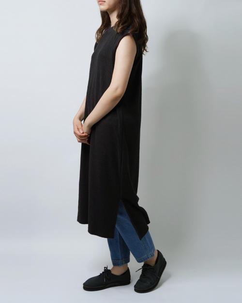 NO SLEEVE SLIT ONE PIECE