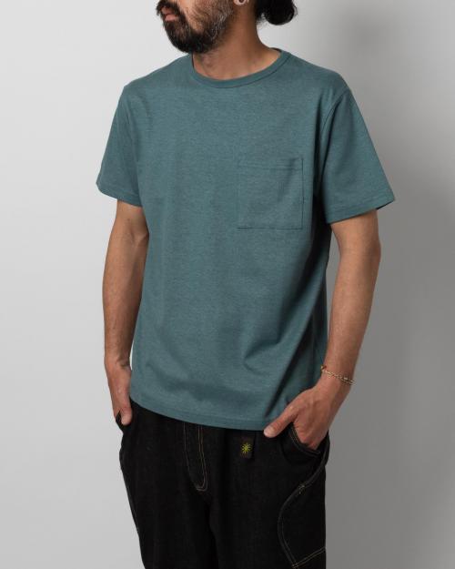 BASIC FITS POCKET TEE