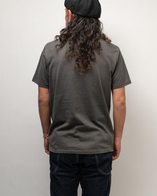 BASIC FITS POCKET TEE