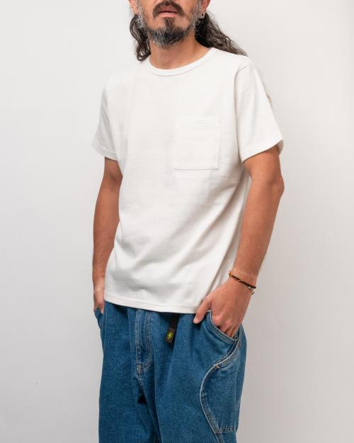 BASIC FITS POCKET TEE