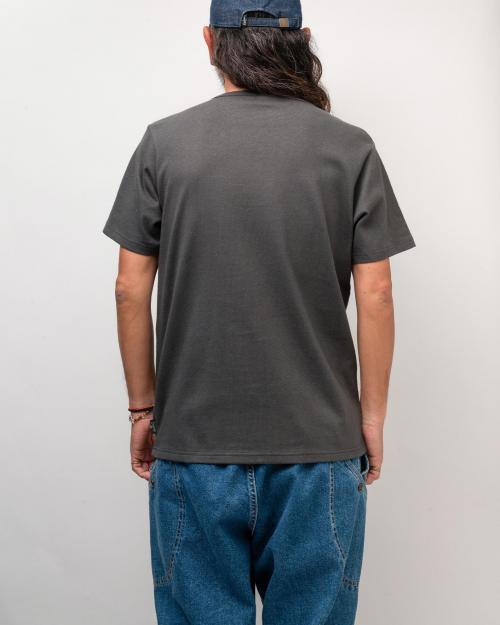 BASIC FITS POCKET TEE