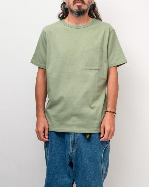 BASIC FITS POCKET TEE