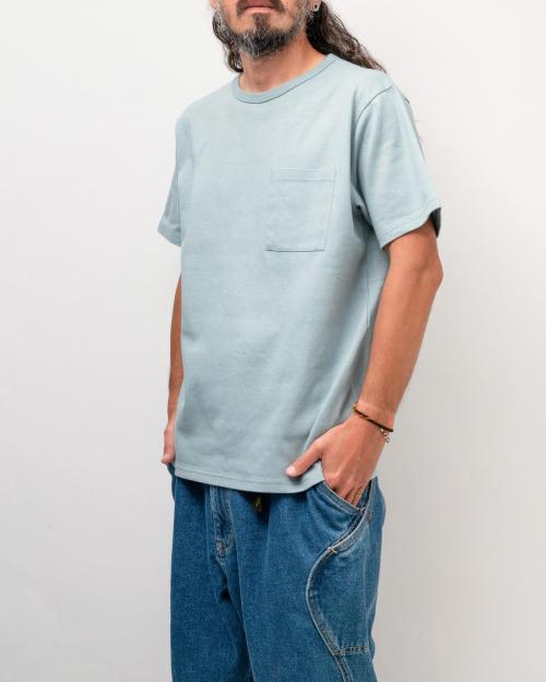 BASIC FITS POCKET TEE