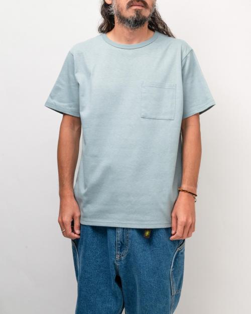 BASIC FITS POCKET TEE