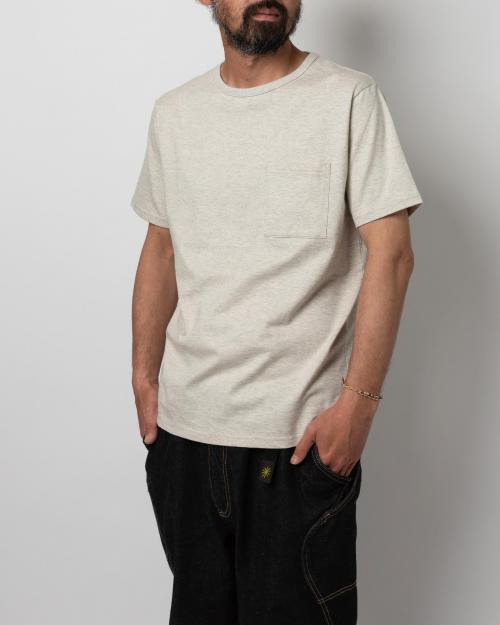 BASIC FITS POCKET TEE