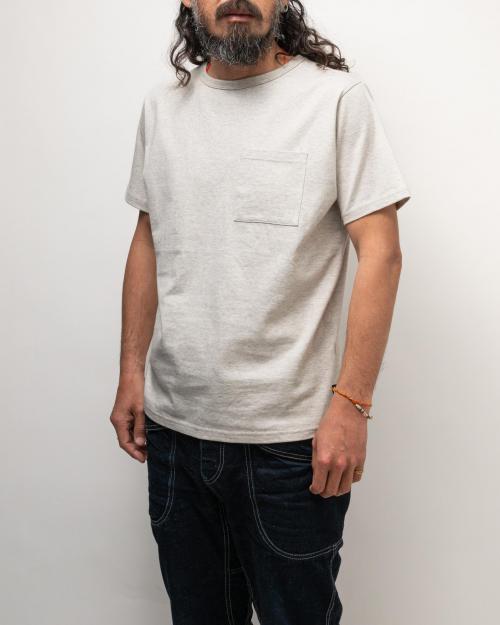 BASIC FITS POCKET TEE