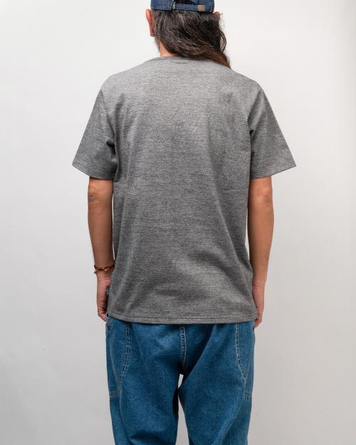 BASIC FITS POCKET TEE
