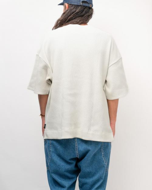 WIDE SLIT TEE