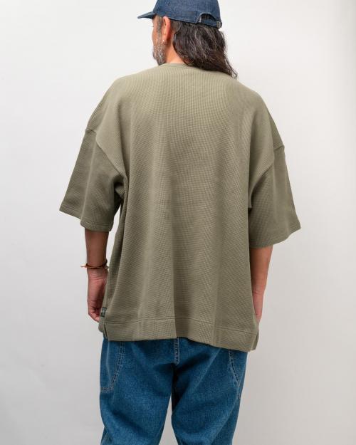 WIDE SLIT TEE