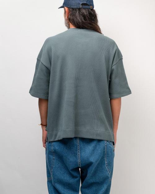 WIDE SLIT TEE