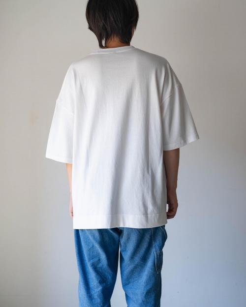 WIDE SLIT TEE