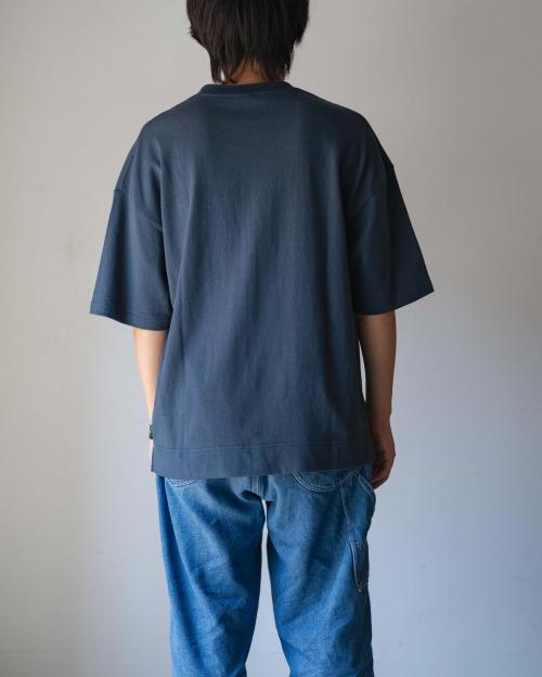 WIDE SLIT TEE