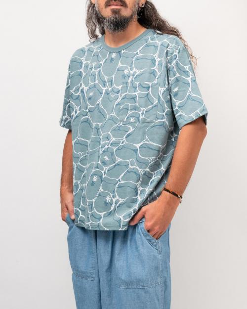 WIDE FITS POCKET TEE