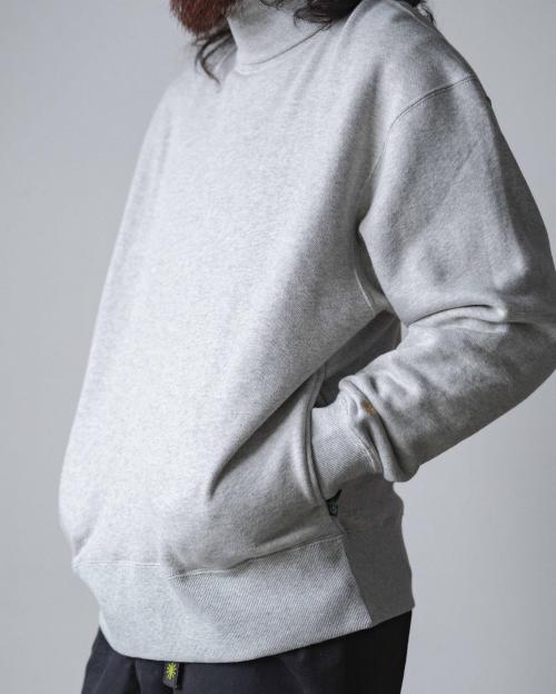 TURTLE NECK SWEAT