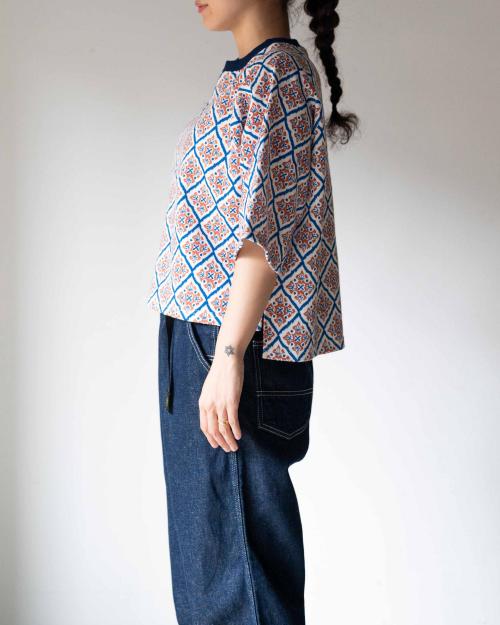 RAGLAN SLEEVE SQUARE