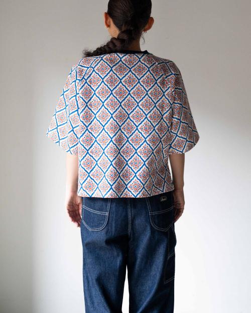 RAGLAN SLEEVE SQUARE